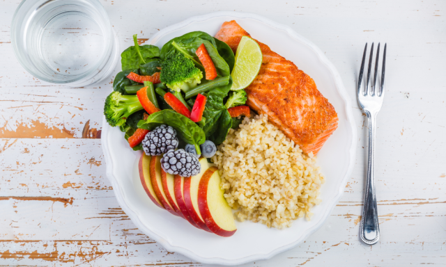 Zdravé náhrady oblíbených nezdravých jídel: chutný způsob, jak snížit kalorie a zhubnout